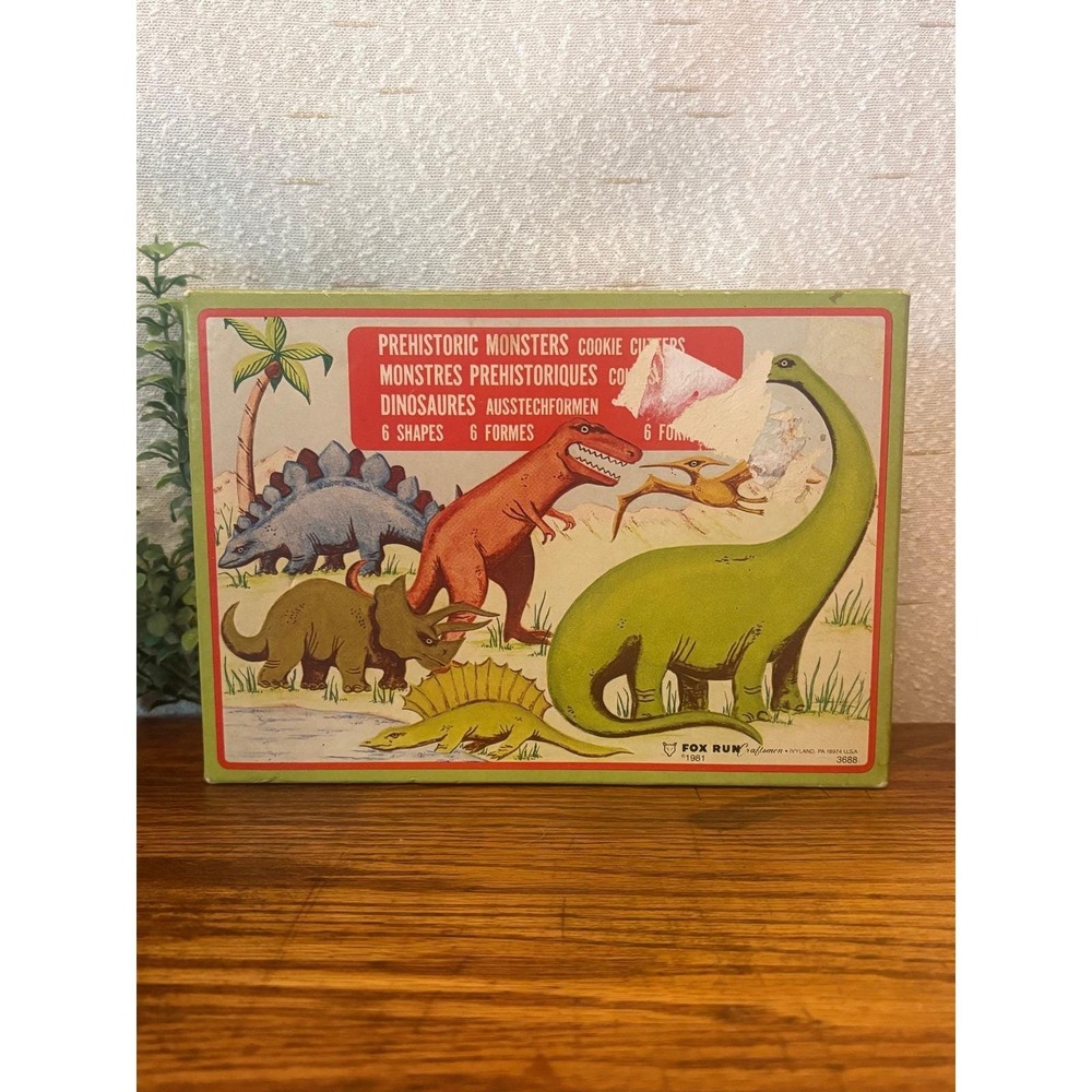 Dinosaur 1981 Metal Cookie Cutters Set of 6 T-Rex Stegosaurus Triceratops